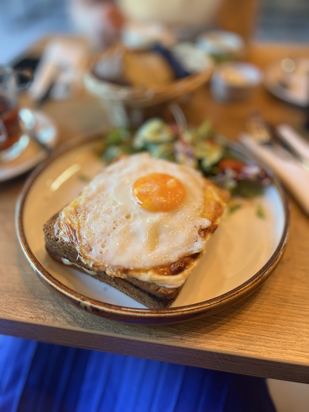 Wnętrze sali restauracyjnej